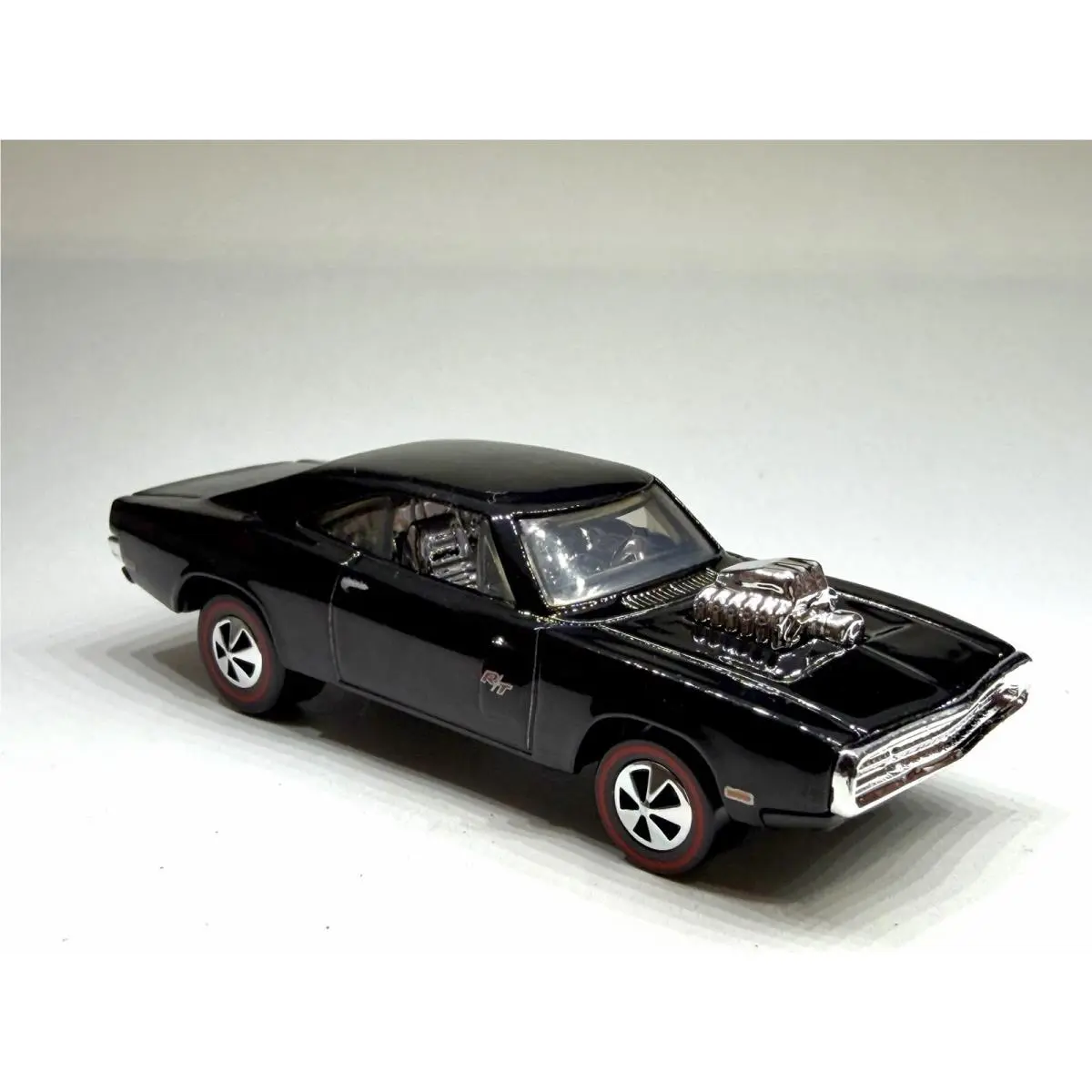Hot Wheels Custom Made Redlines Black `70 Dodge Charger Diecast 1:64