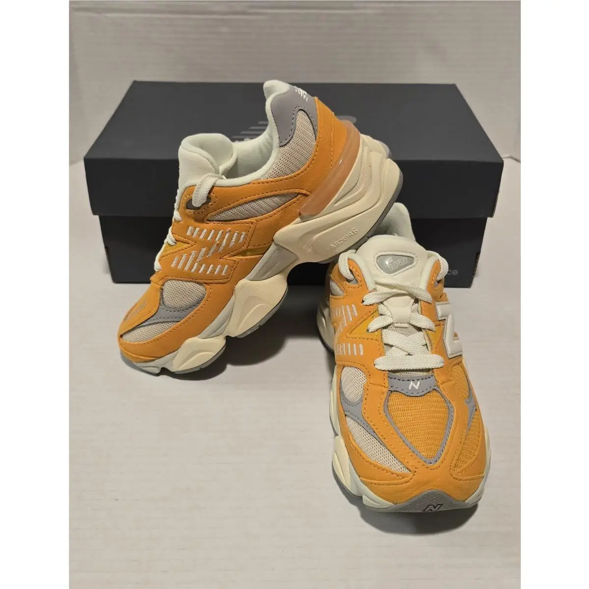 New Balance shoes - New Balance 9060 - Varsity Gold 9