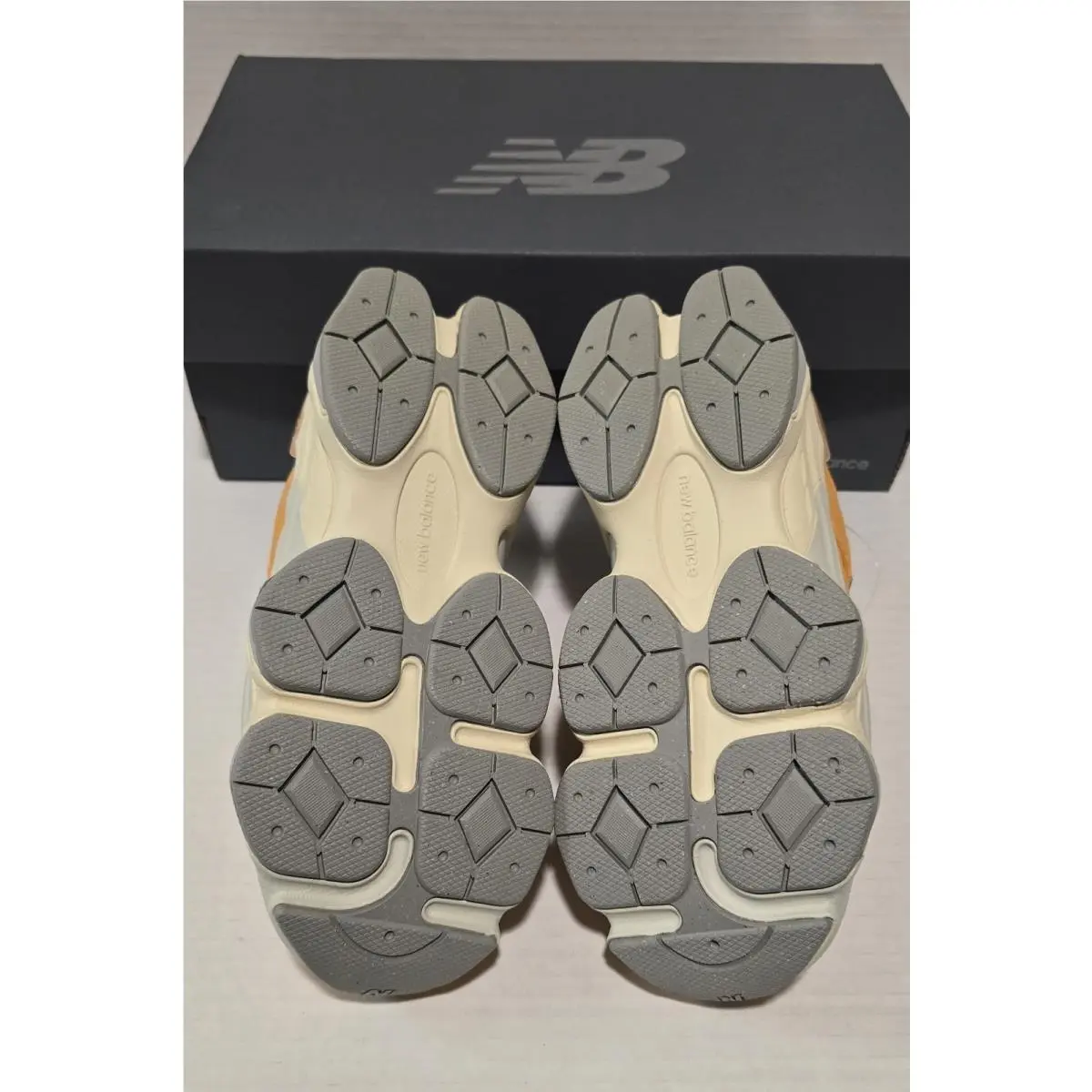 New Balance shoes - New Balance 9060 - Varsity Gold 2
