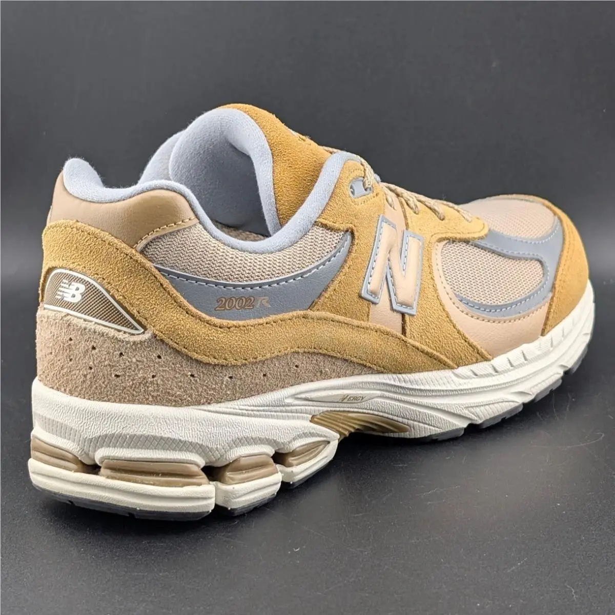 New Balance shoes - New Balance 2002 - Beige 1