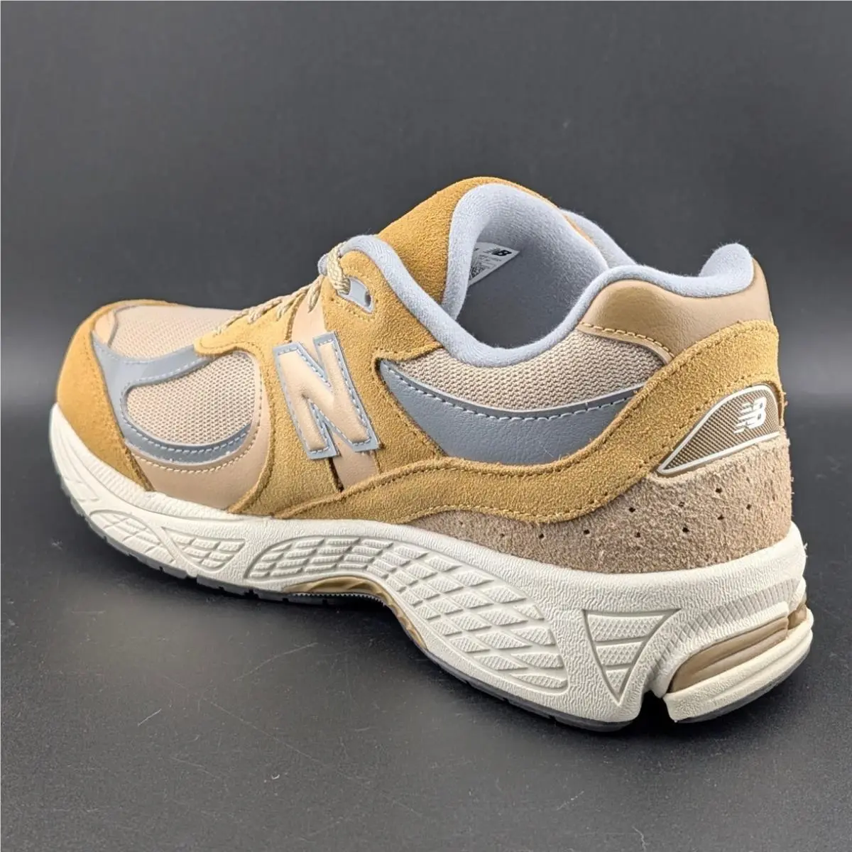 New Balance shoes - New Balance 2002 - Beige 3