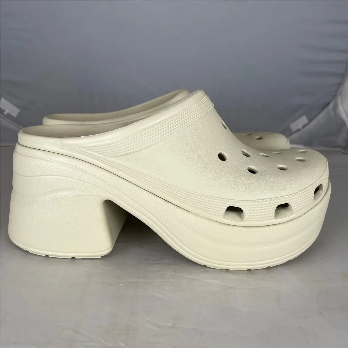 Crocs shoes - Siren Clog - Siren Clog - Ivory 10