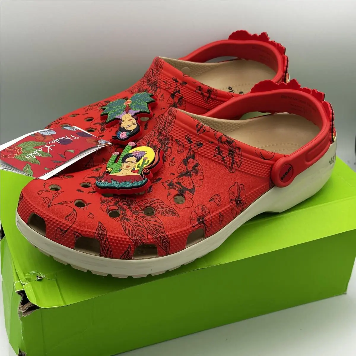 Crocs Shoes Mens Size 11 Red Frida Kahlo Classic Clog Jibbitz Collab 209450-2Y2