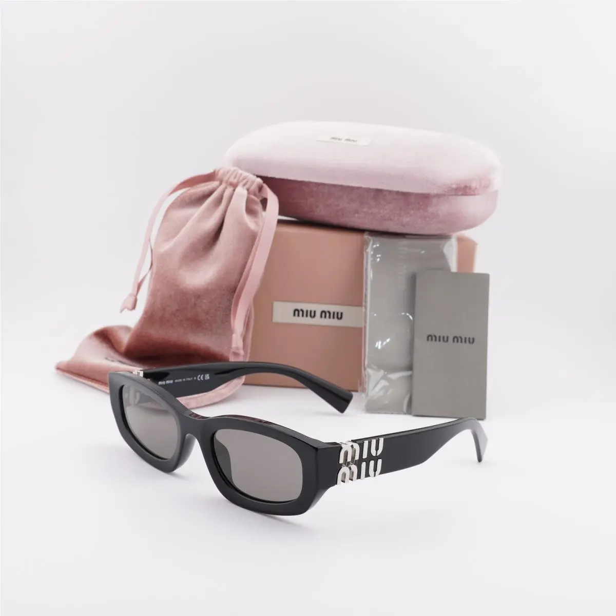 Miu Miu MU B04S 16K80 Q5 Black/dark Grey 53-22-135 Sunglasses