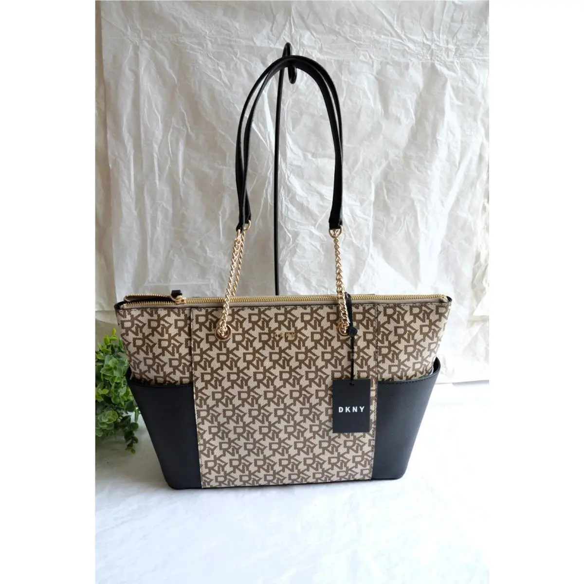 Dkny R13AYE38 Gigi Signature Shoulder Multicolor Tote Handbag