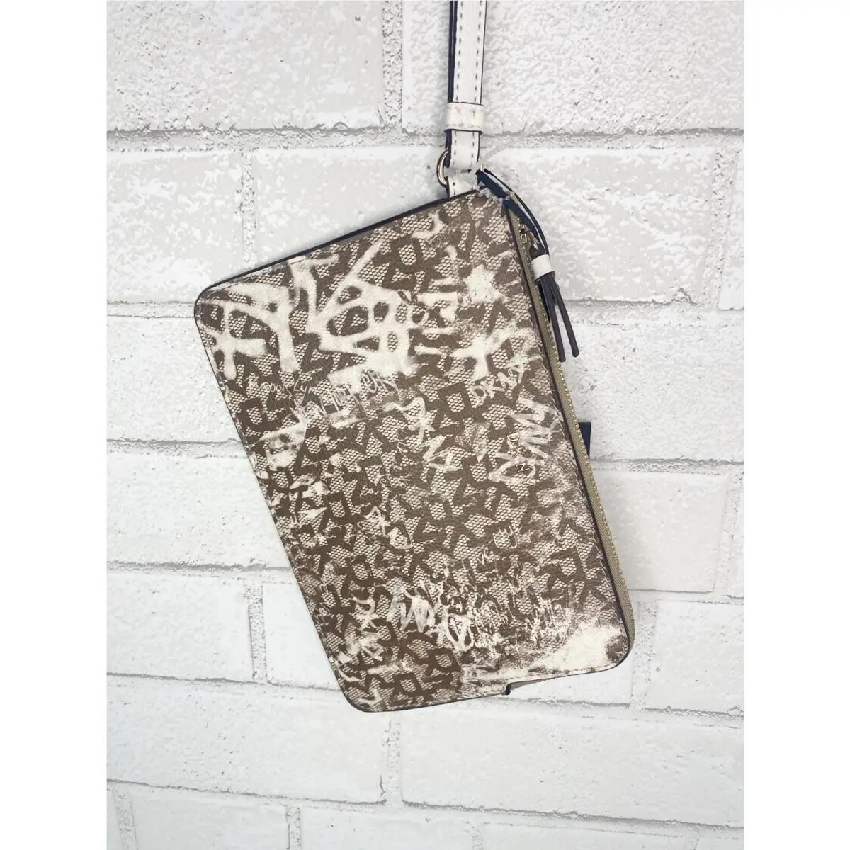 Dkny Tan Brown Clutch Wallet Wristlet Pouch Small Purse Wrist Bag Graffiti