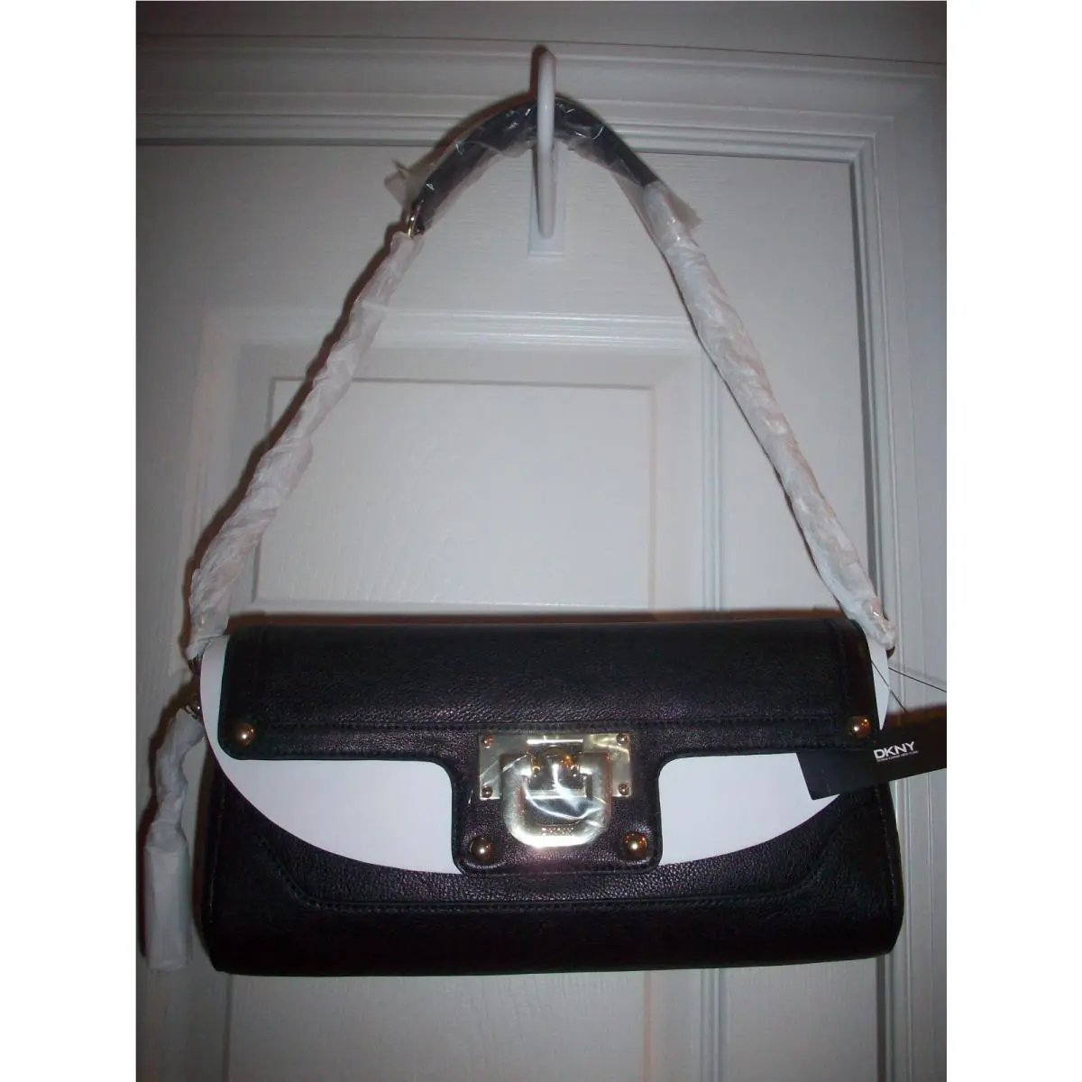 Dkny Vintage 763211602 Black Leather Shoulder Bag/clutch