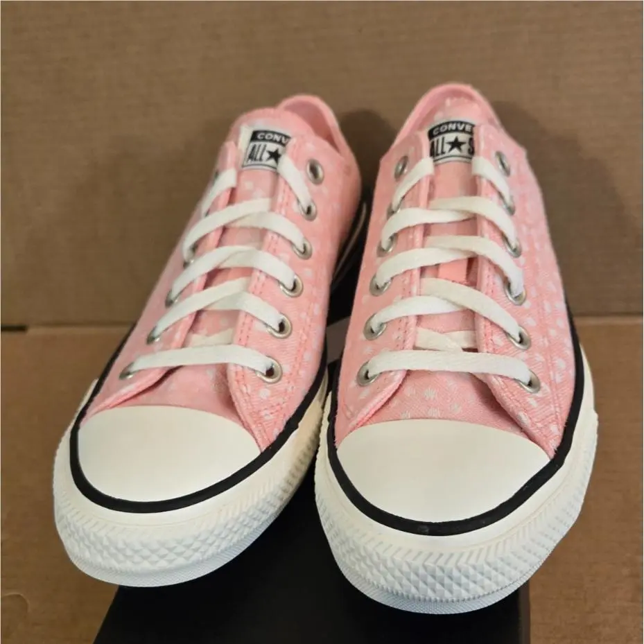 Converse shoes - Pink/White (UPC: 194435922812) 0