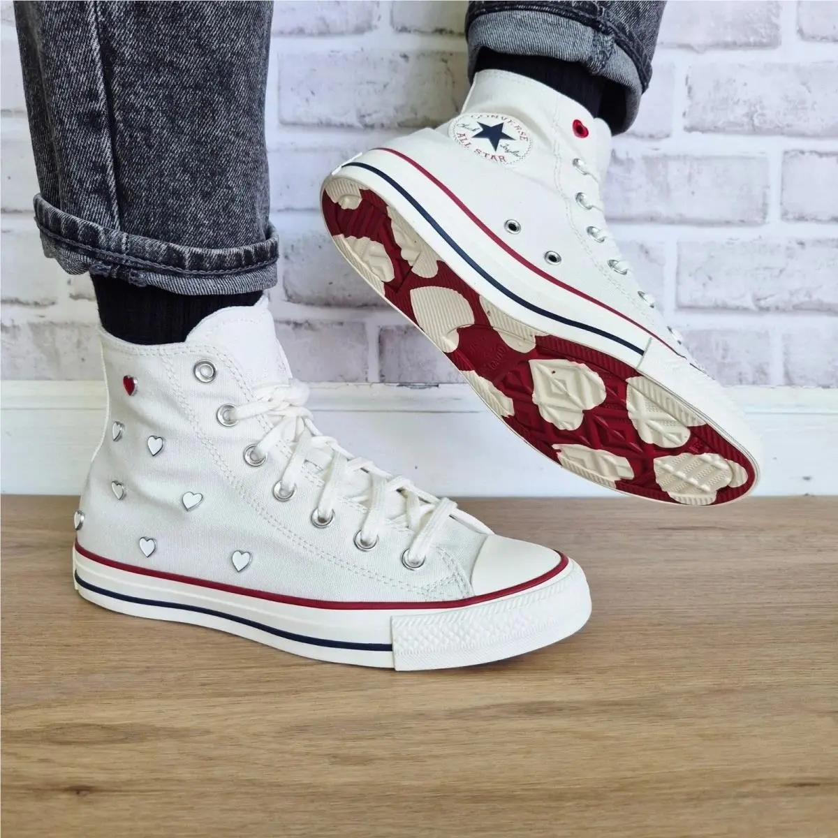 Converse Chuck Taylor All Star Women 9.5 High Top White Heart Studs A19055C