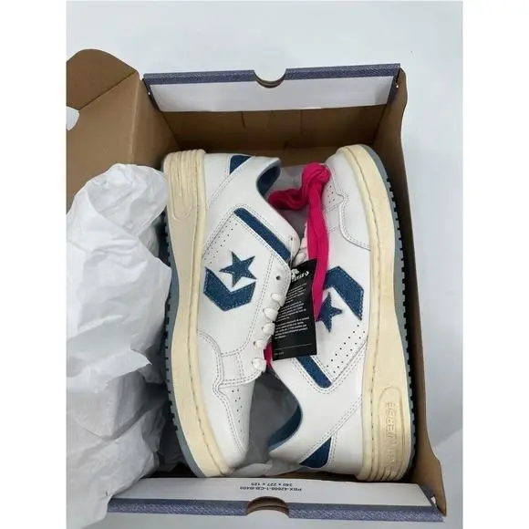 Converse shoes - White 4
