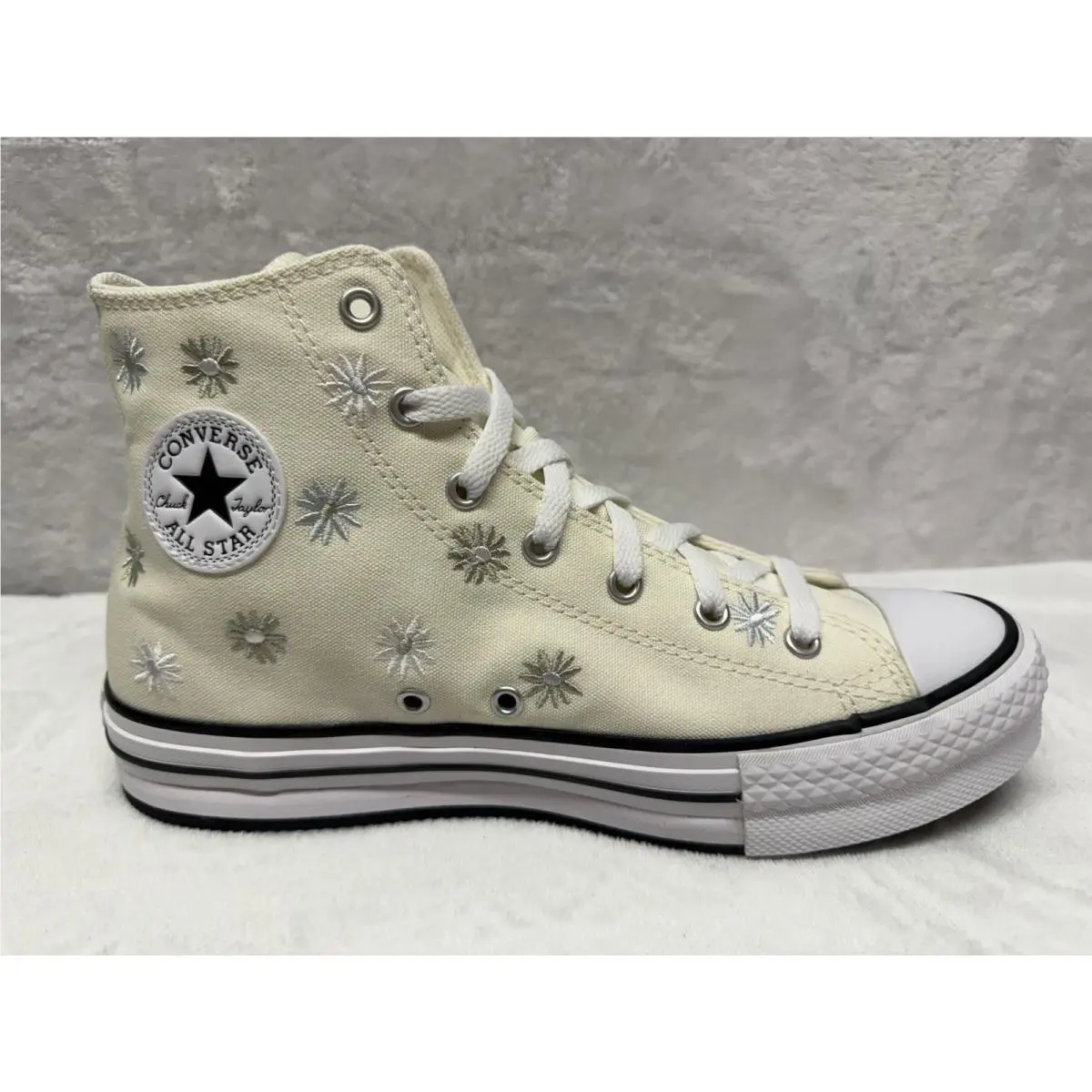 Converse Chuck Taylor All Star High Floral Embroidered Kids Size 7