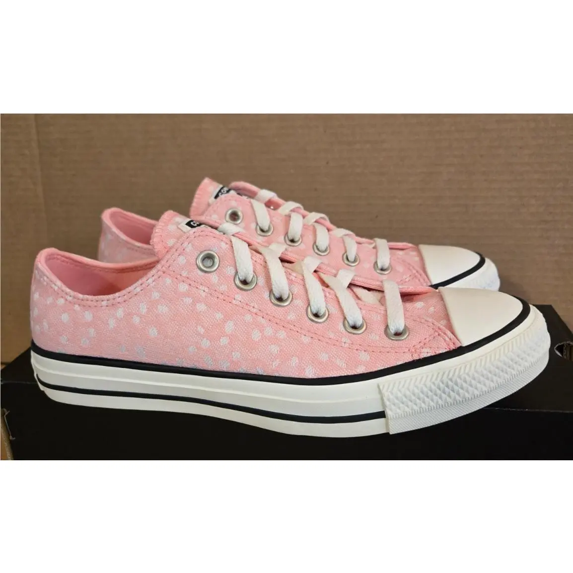Converse shoes - Pink/White (UPC: 194435922805) 1