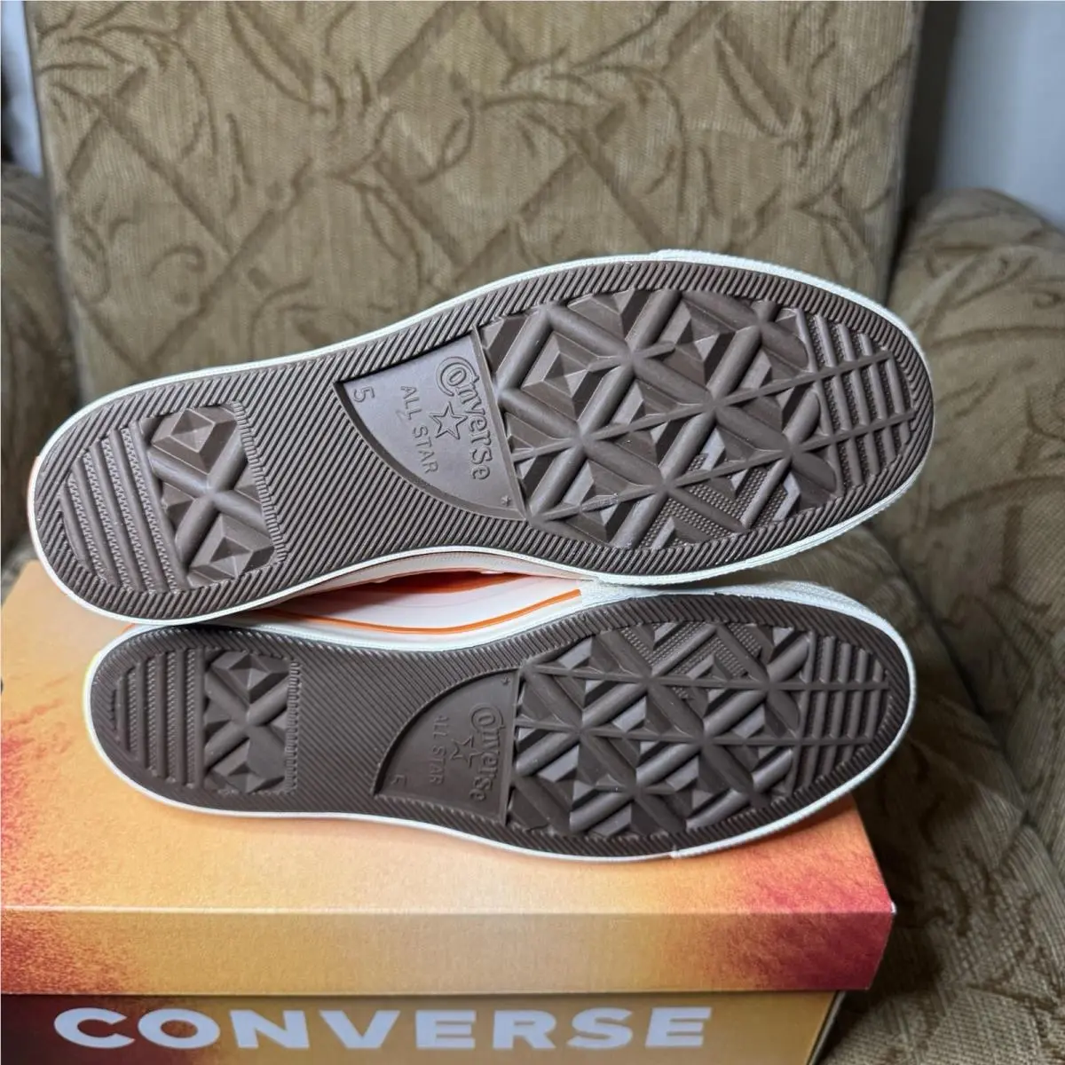 Converse shoes - Orange 4