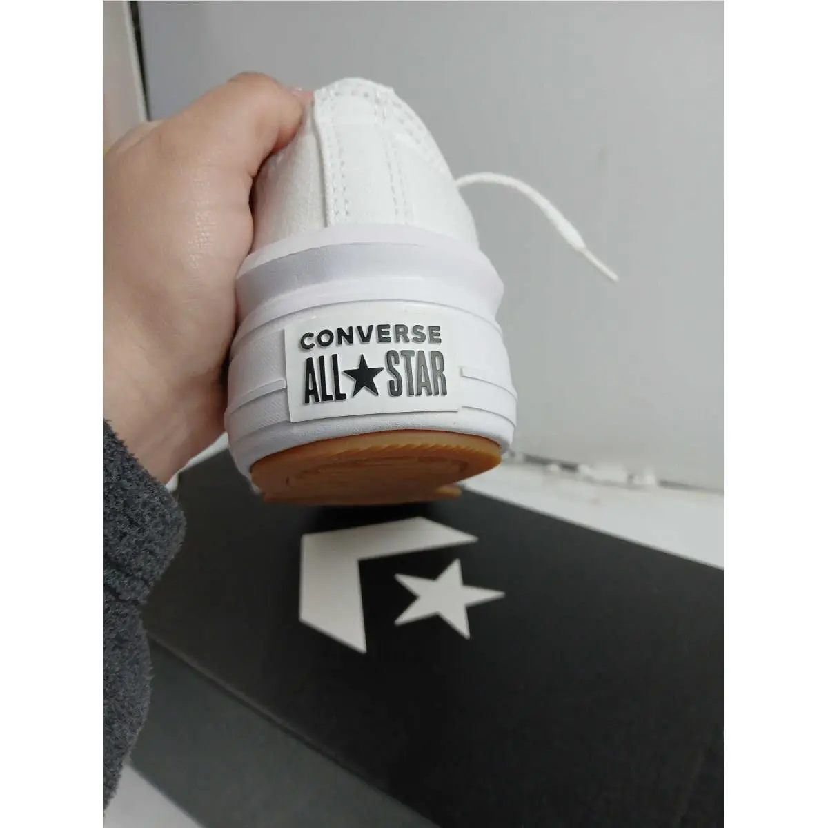 Converse shoes - White 1