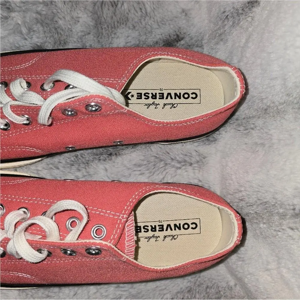 Converse shoes - Red 2