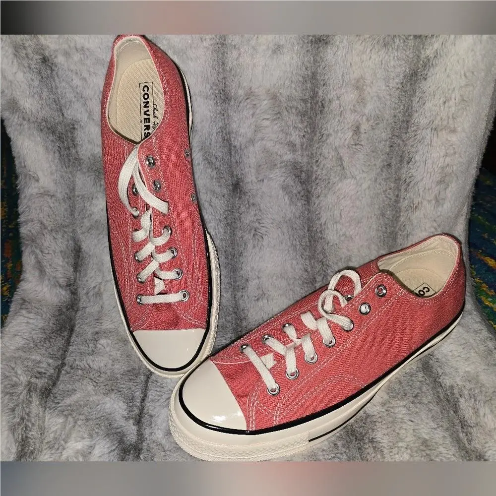 Converse shoes - Red 1