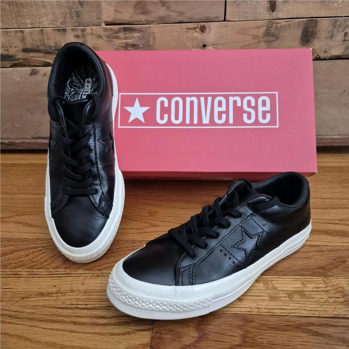 Converse One Star OX 157804C Chuck Taylor Black Leather Low Top M 4 / W 6