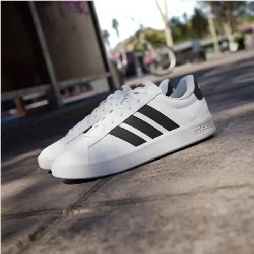 Adidas shoes - Cloud White / Core Black / Cloud White 6
