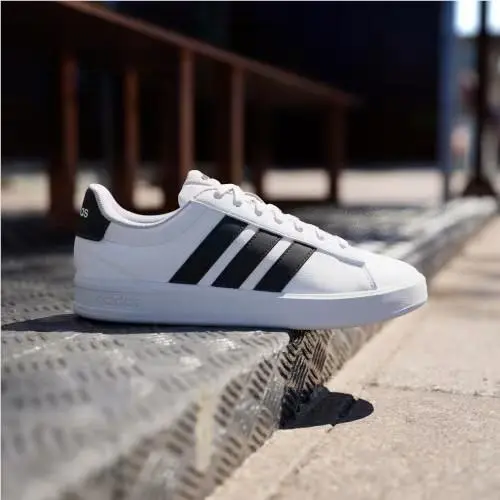 Adidas shoes - Cloud White / Core Black / Cloud White 11