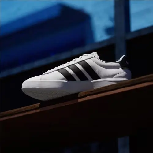 Adidas shoes - Cloud White / Core Black / Cloud White 15
