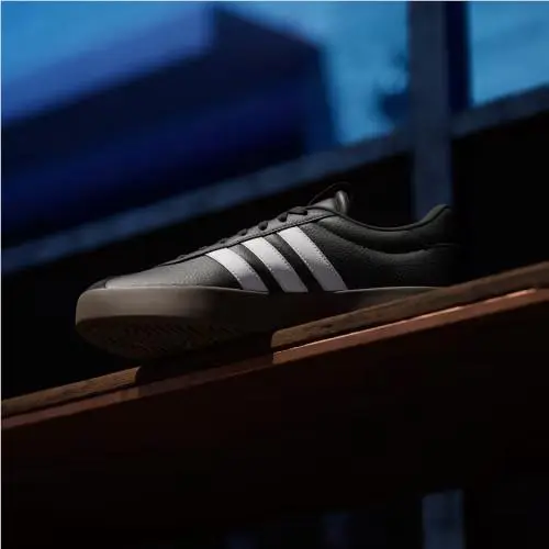 Adidas shoes - Core Black / Cloud White / Gum 15