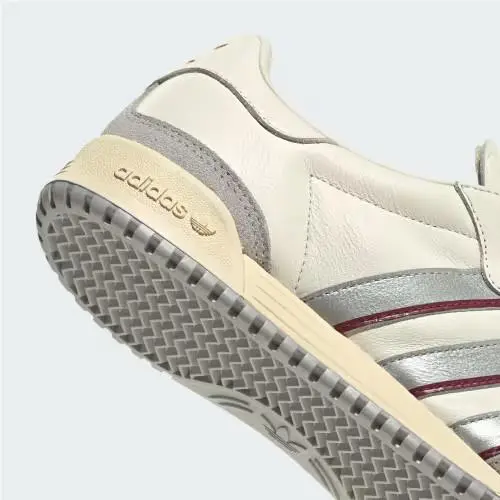 Adidas shoes - Off White / Silver Metallic / Warm Vanilla 6