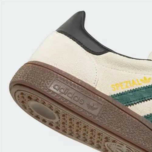 Adidas shoes - Off White / Collegiate Green / Gum 16