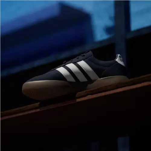 Adidas shoes - Night Indigo / Off White / Gum 5