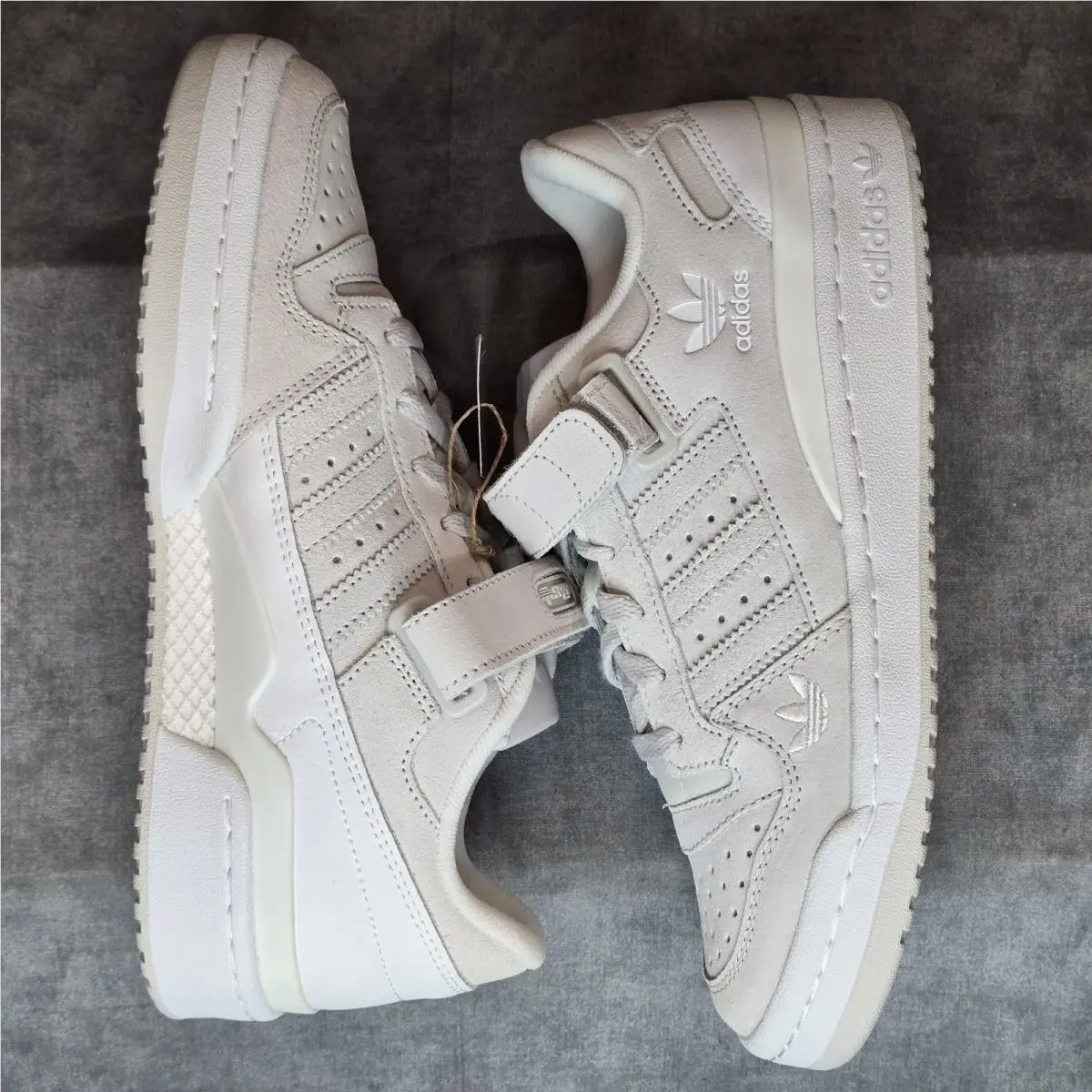 Adidas shoes - Forum Low - Forum Low - H01946 - Grey 3