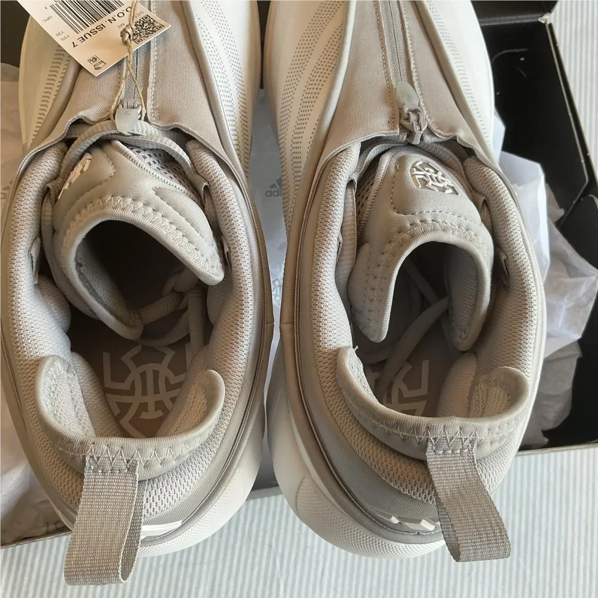 Adidas shoes - adidas D.O.N. Issue #7 - Issue - JS1299 - White, Manufacturer: Cloud White/Grey Two/Cloud White 4