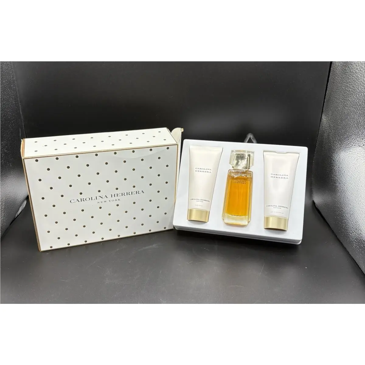 Carolina Herrera Classic 3 Pc Perfume Gift Set Eau de Parfum Body Lotion Gel -ct