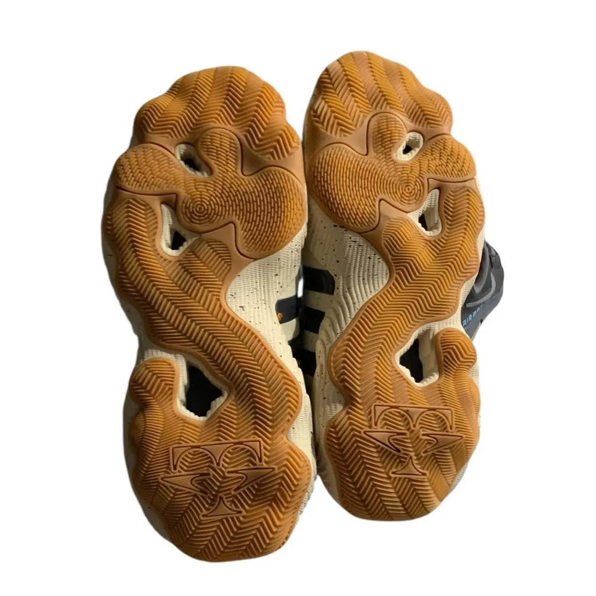 Adidas shoes - Trae Young 3 - Trae Young - Beige 4