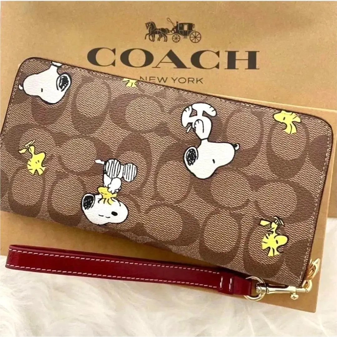 Coach Women`s Long Wallet Wristlet Zip Around Pink Black Blue Snoopy Print