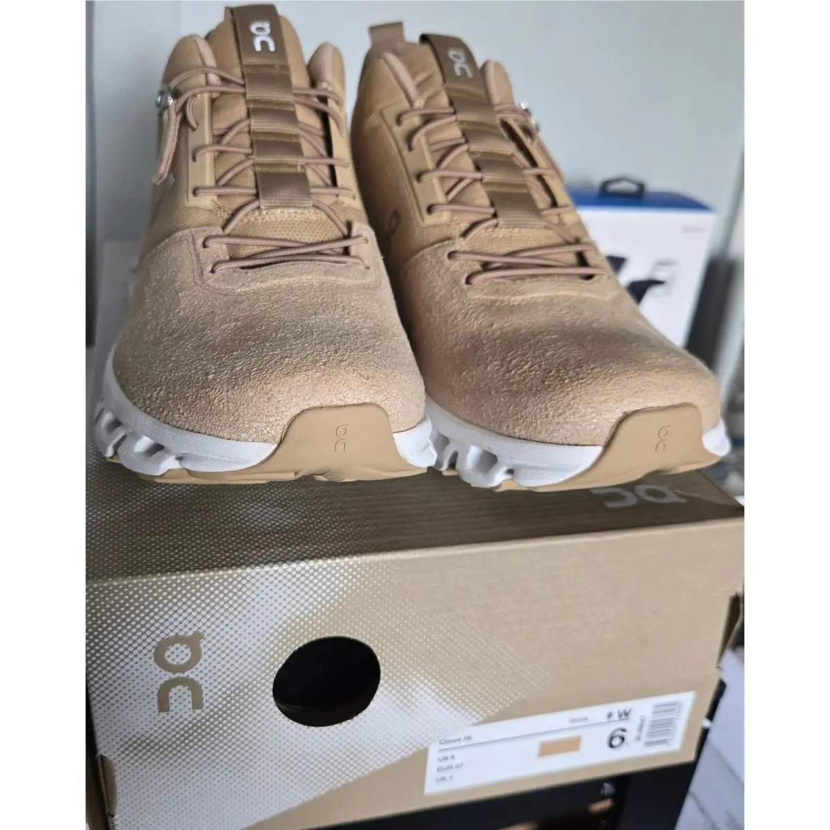 On Running Cloud Hi Womens 6 Dune Sand Mid Top Sneakers