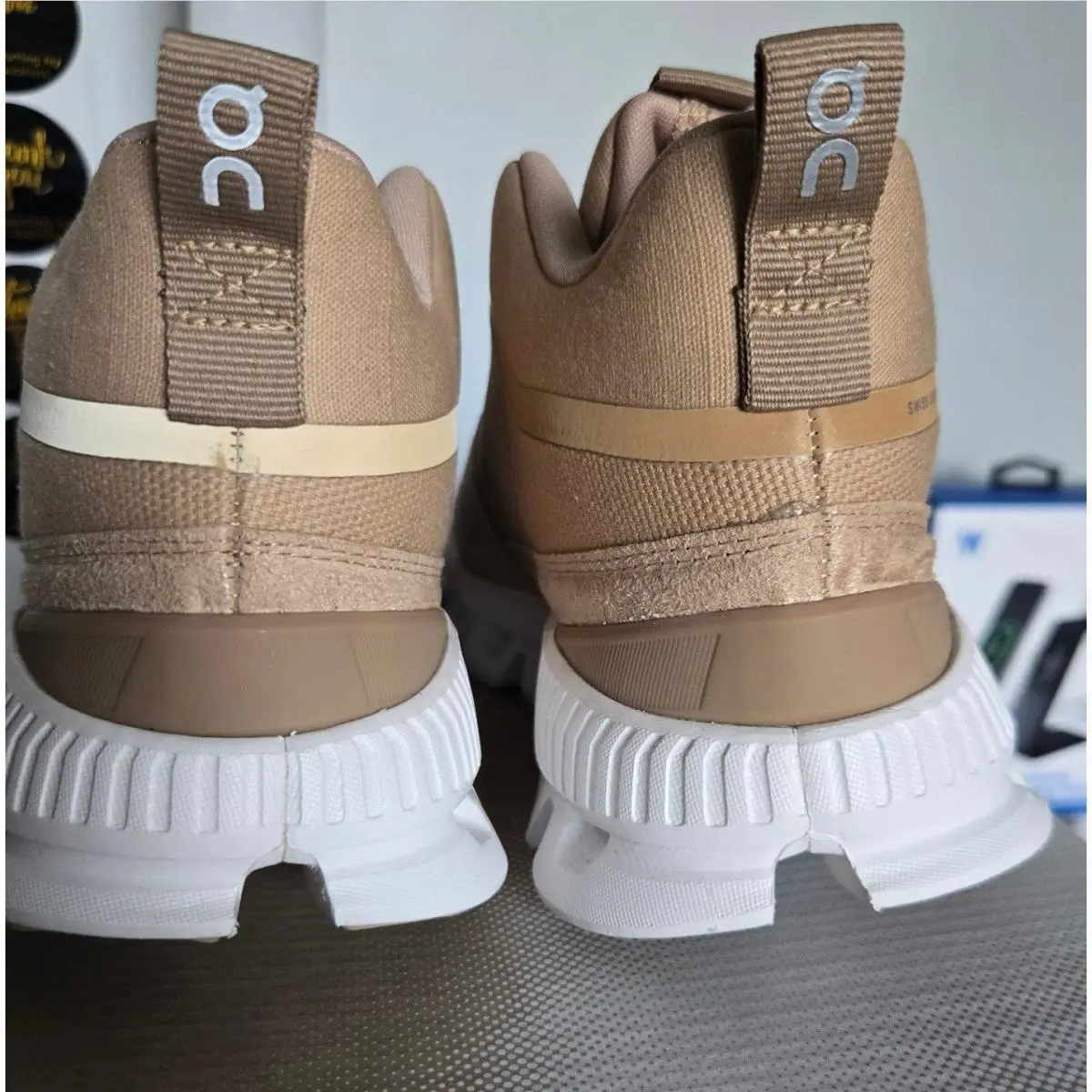 On-Running shoes - On Running Cloud Hi - Cloud - Beige 1