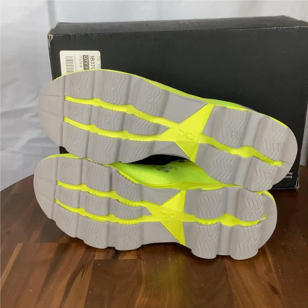 On-Running shoes - Cloudsurfer - Cloudsurfer - Neon Yellow 8