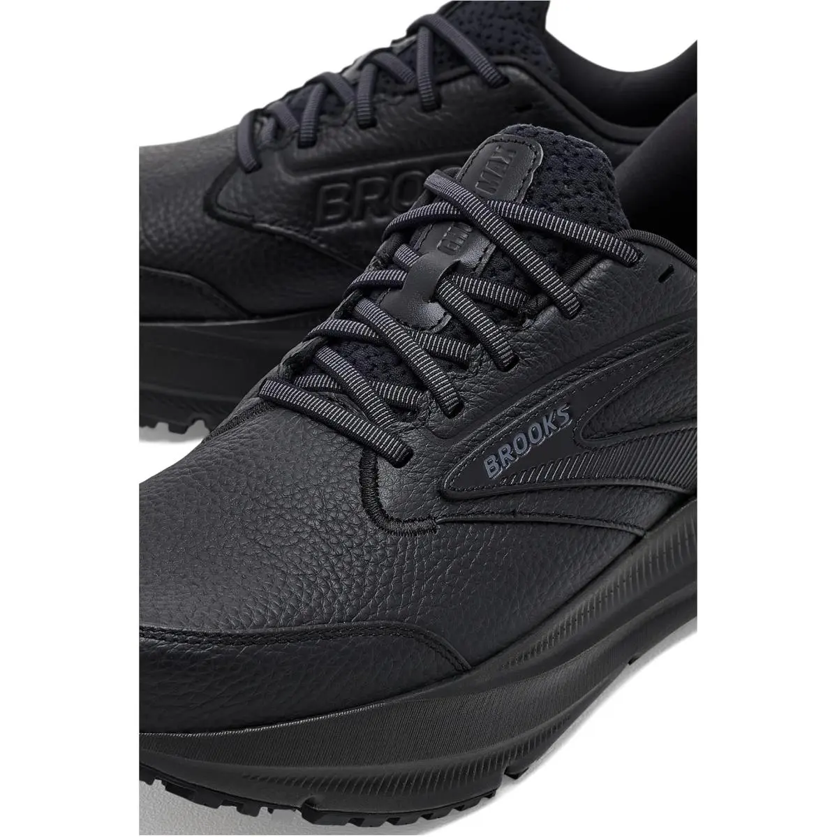 Brooks shoes - Black/Black 11