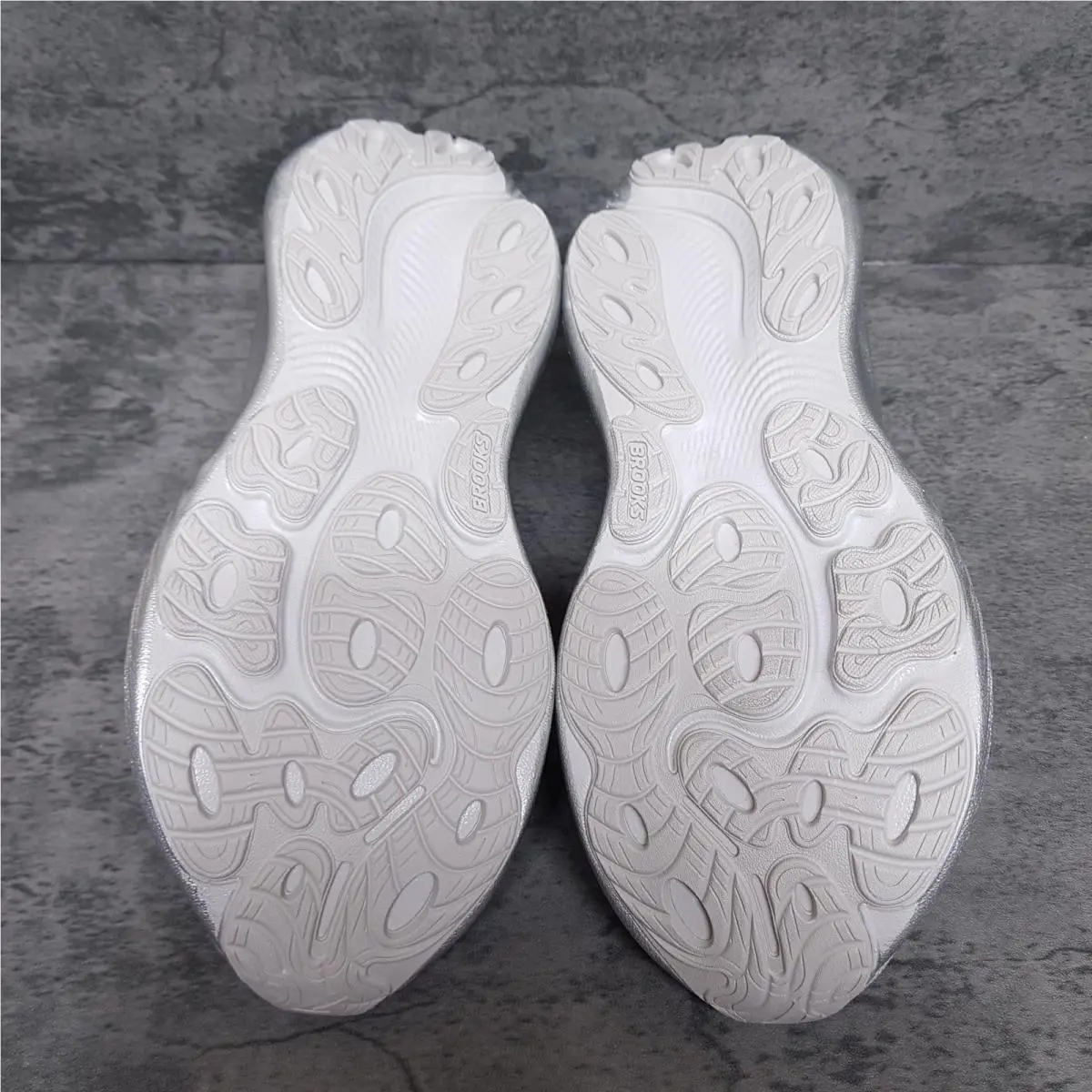 Brooks shoes - Brooks Adrenaline GTS 25 - Adrenaline GTS - 120443 1B 184 - Silver 3