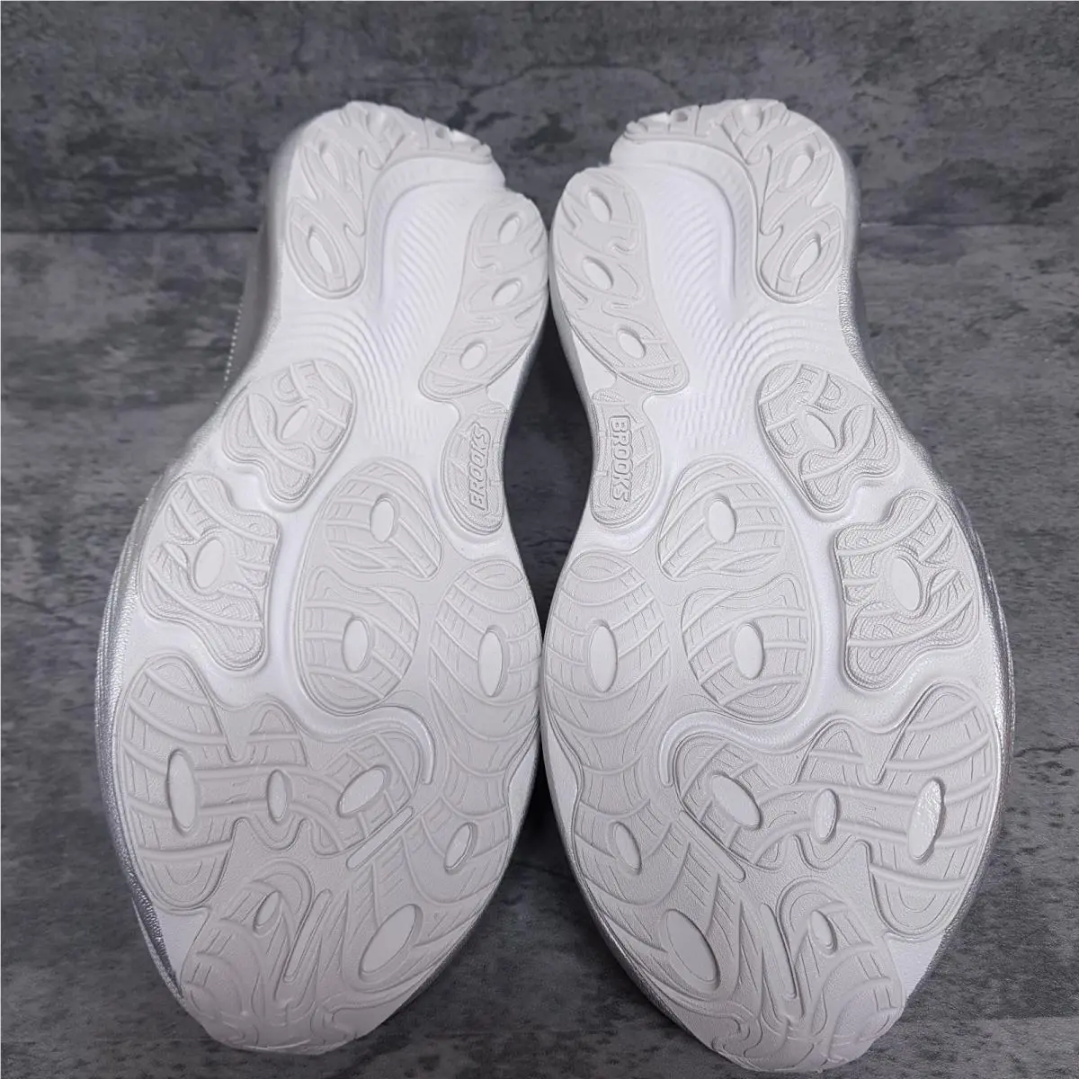 Brooks shoes - Brooks Adrenaline GTS - Adrenaline GTS - 1104541D184 - Silver 3