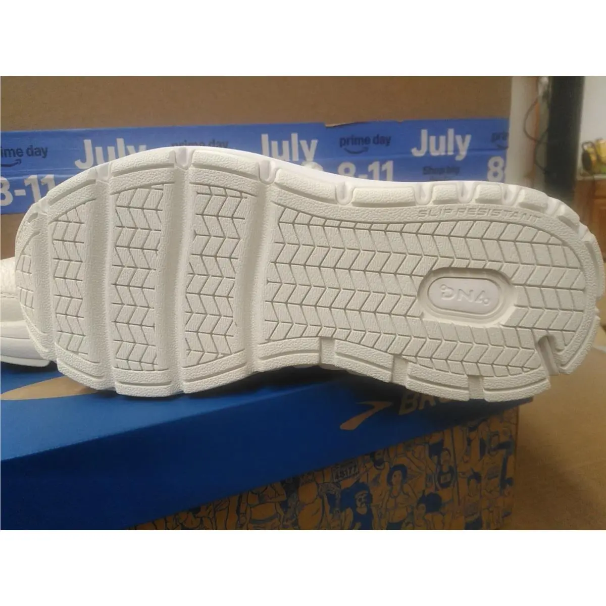 Brooks shoes - Brooks Addiction - Addiction - 120309-1B-142 - White (UPC: 190340572227) 1