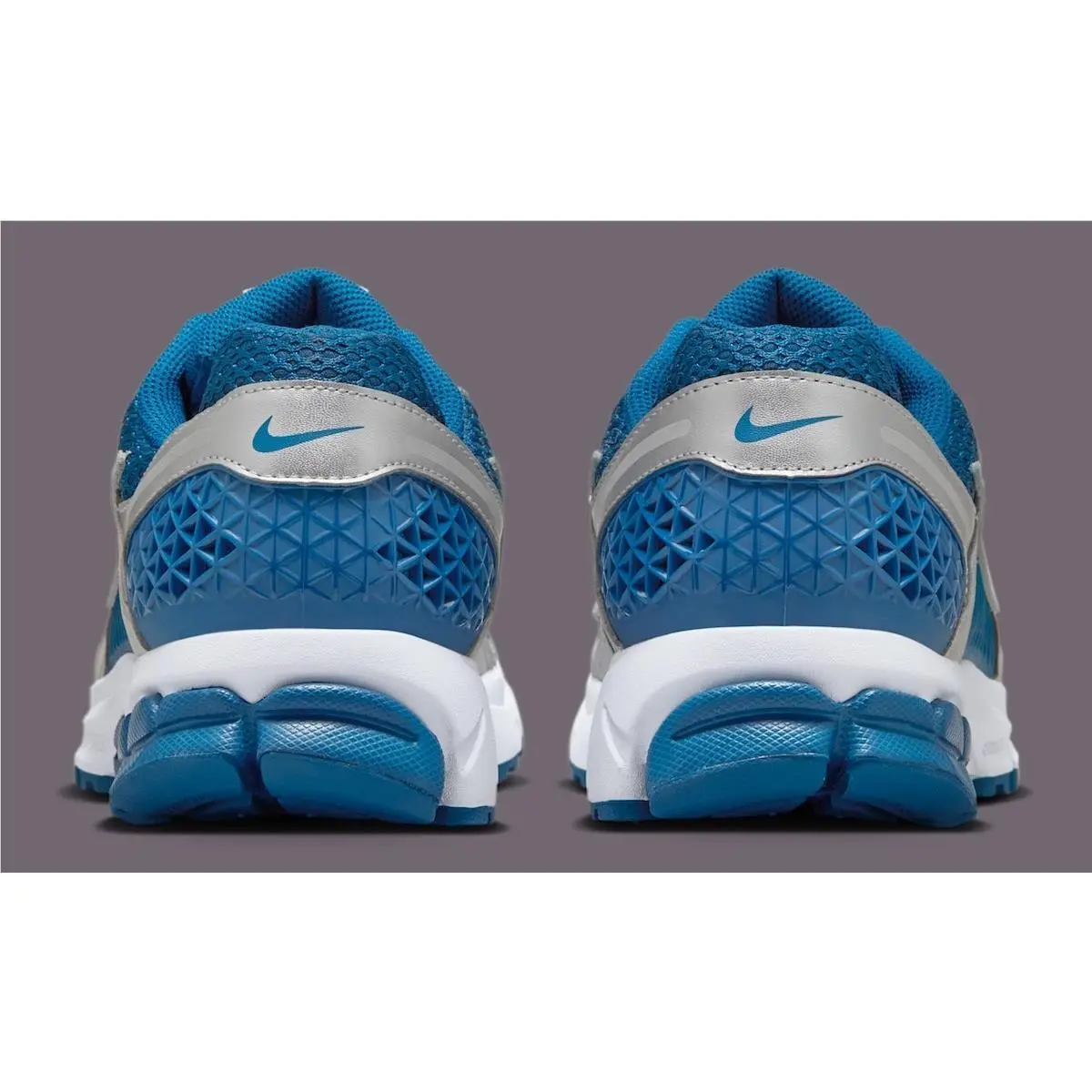 Nike shoes - Nike Vomero 5 - Vomero - IQ9392-476 - Blue 3