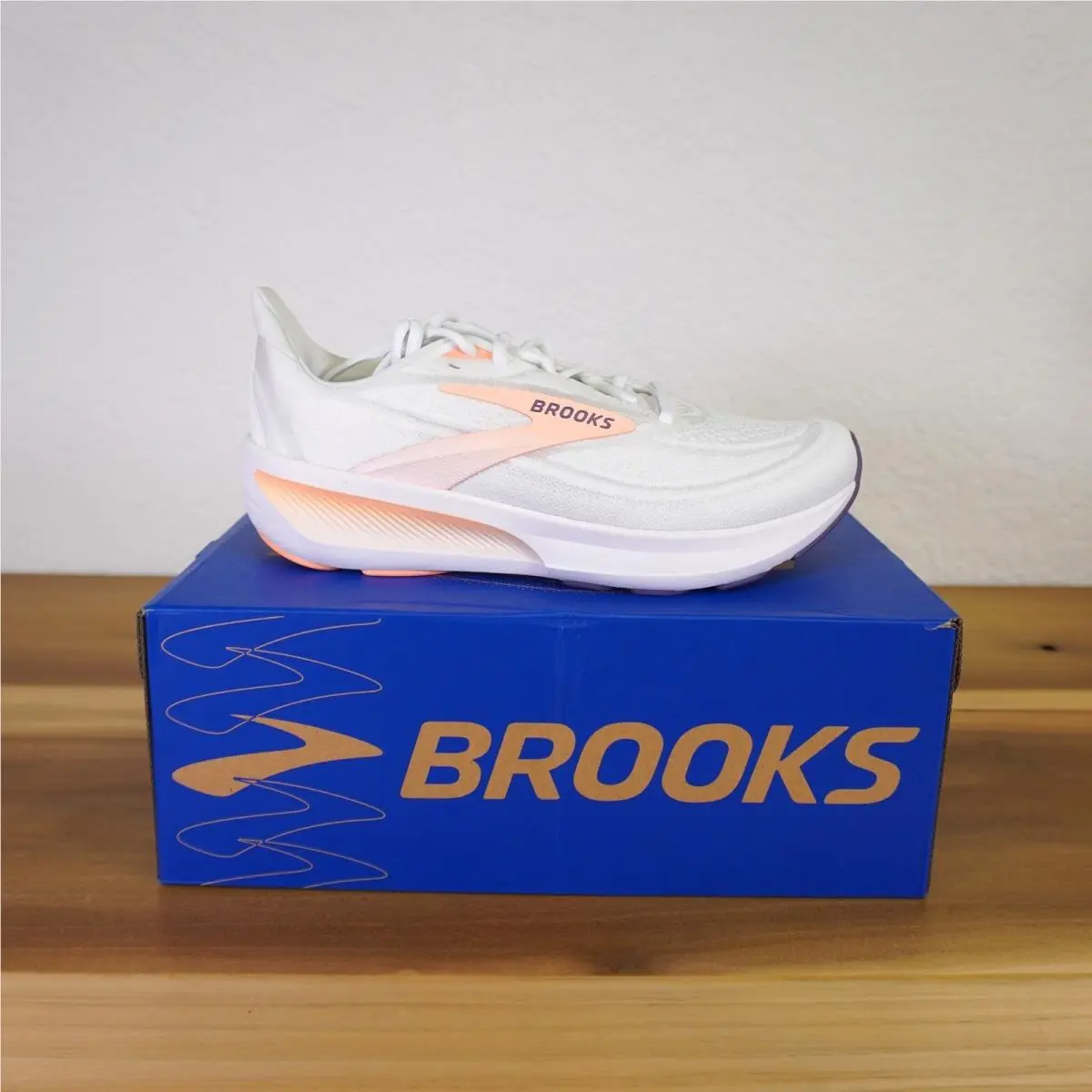 Brooks shoes - Brooks Revel 9 - Revel - White 0