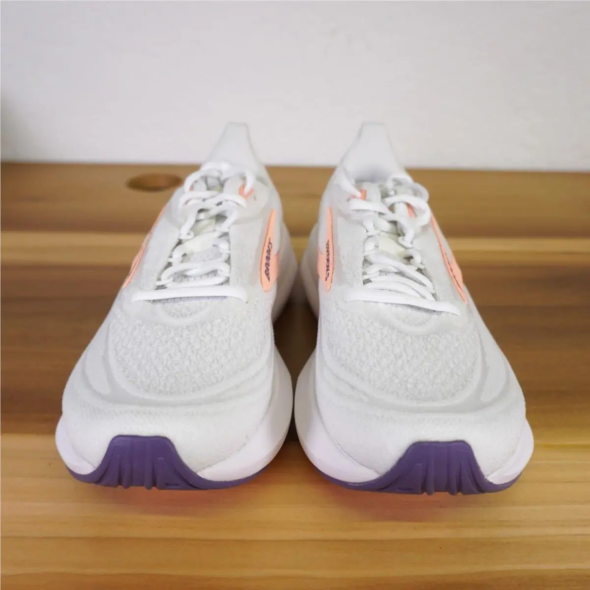 Brooks shoes - Brooks Revel 9 - Revel - White 1