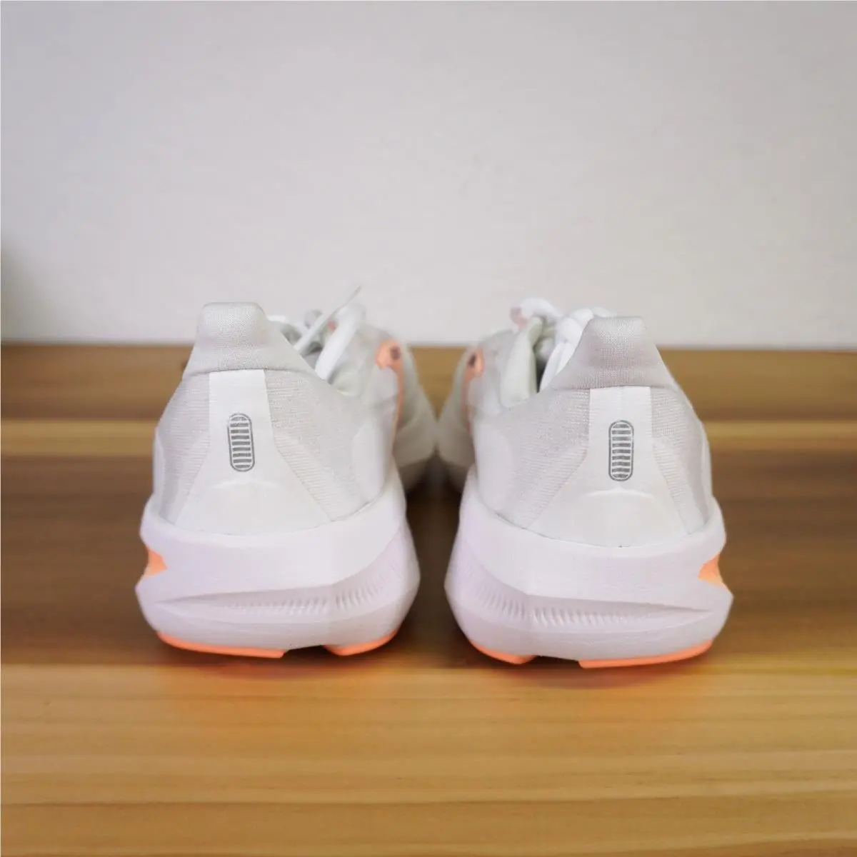 Brooks shoes - Brooks Revel 9 - Revel - White 3