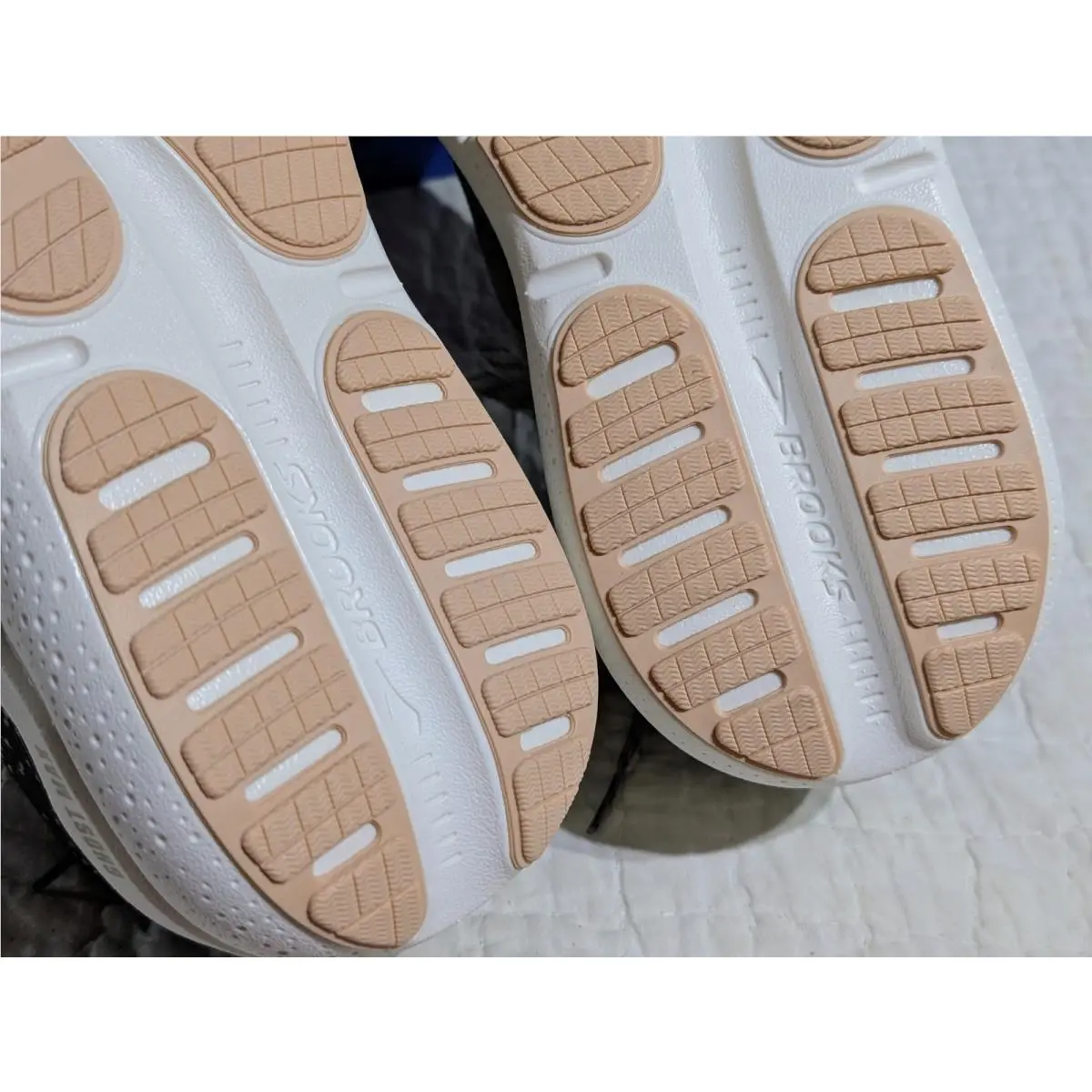 Brooks shoes - Ghost Max 2 - Ghost Max - 110431-1D-240 - Beige 13