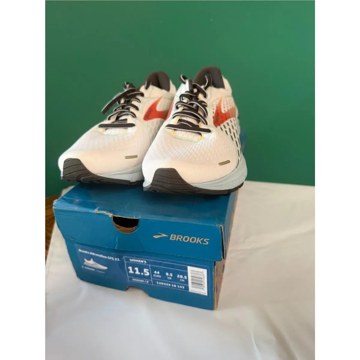 Brooks shoes - Brooks Adrenaline GTS 21 - Adrenaline GTS - 120329 1B 193 - White (UPC: 190340748387) 0