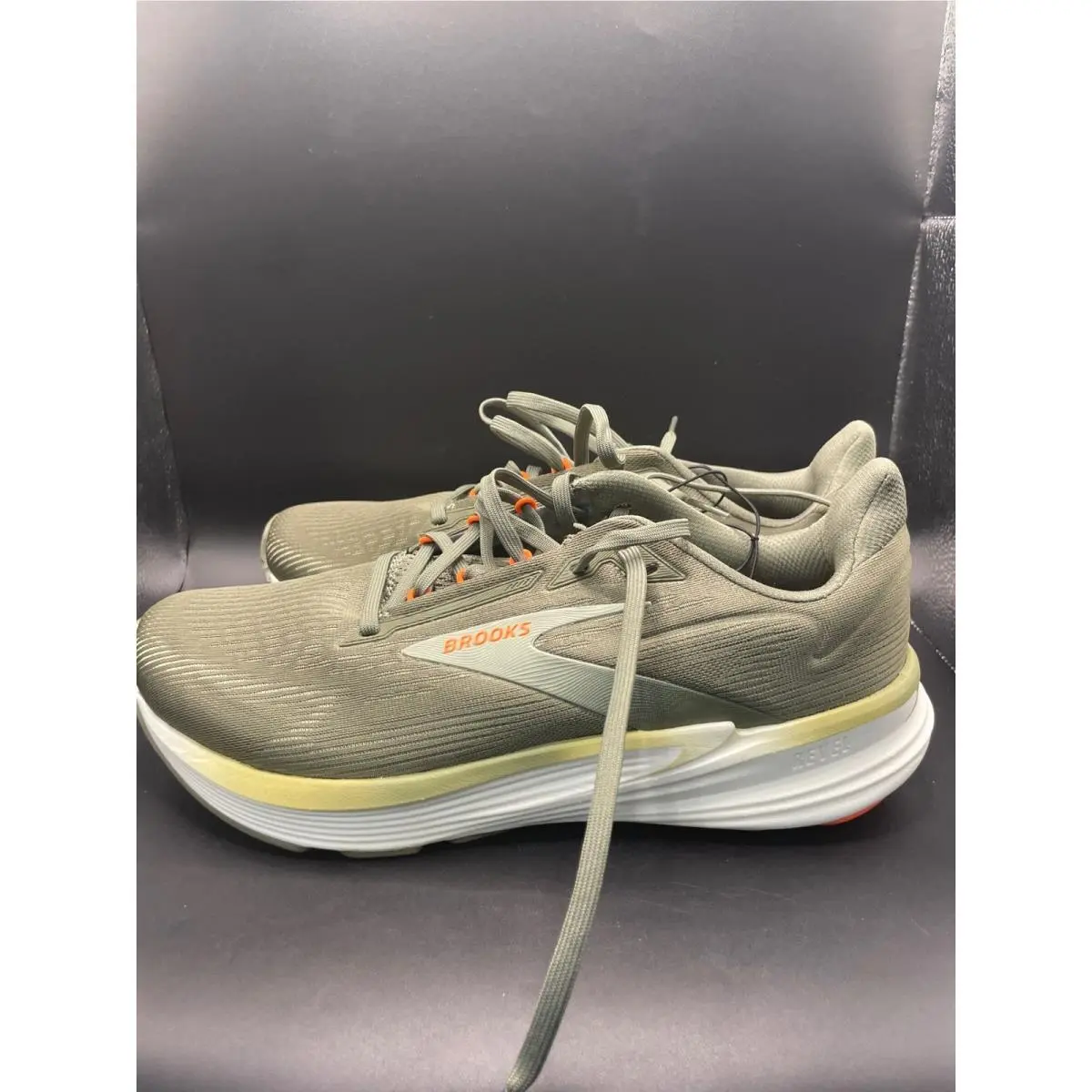 Brooks shoes - Brooks Revel 6 - Revel - Green 1