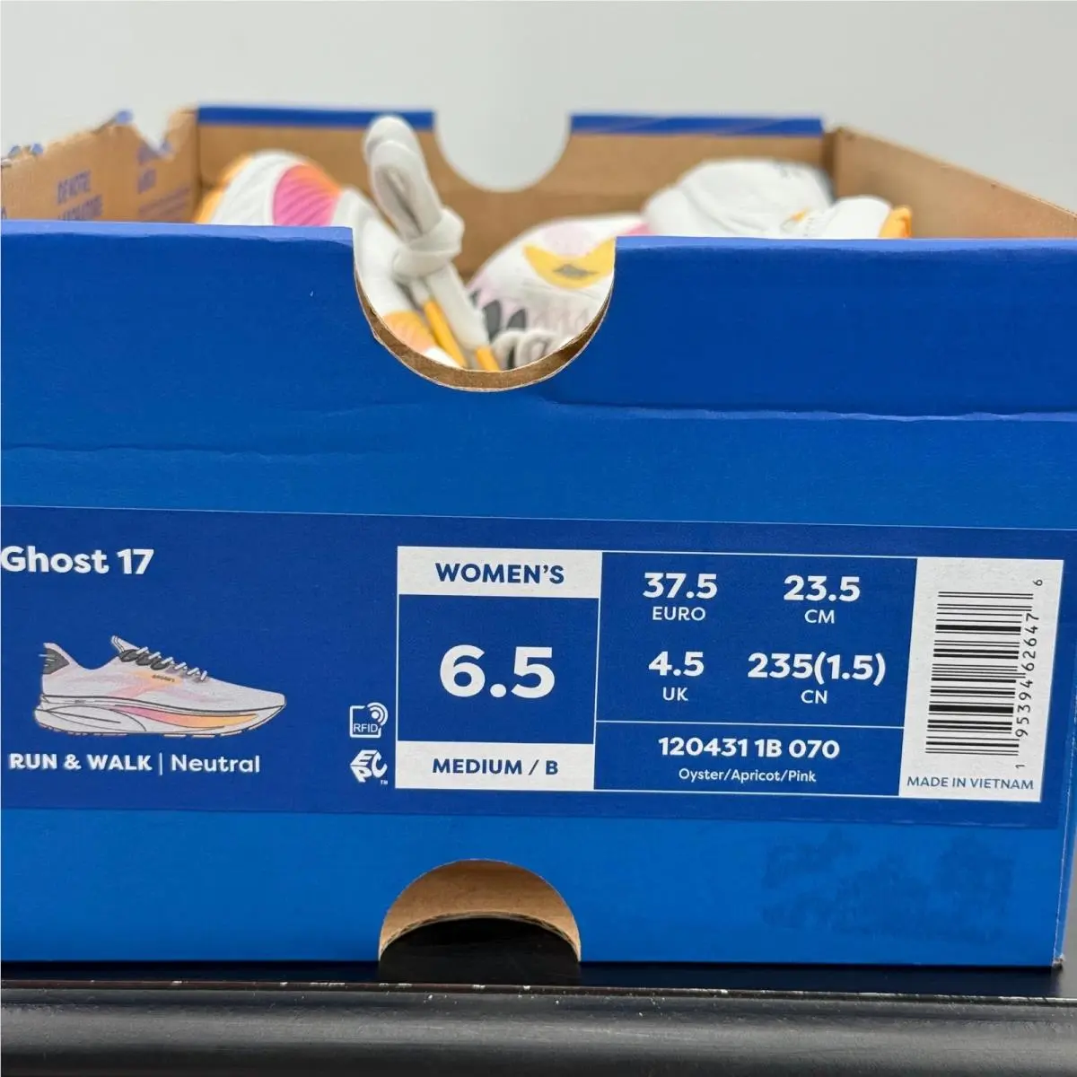 Brooks shoes - Brooks Ghost 17 - Ghost - Multicolor 11