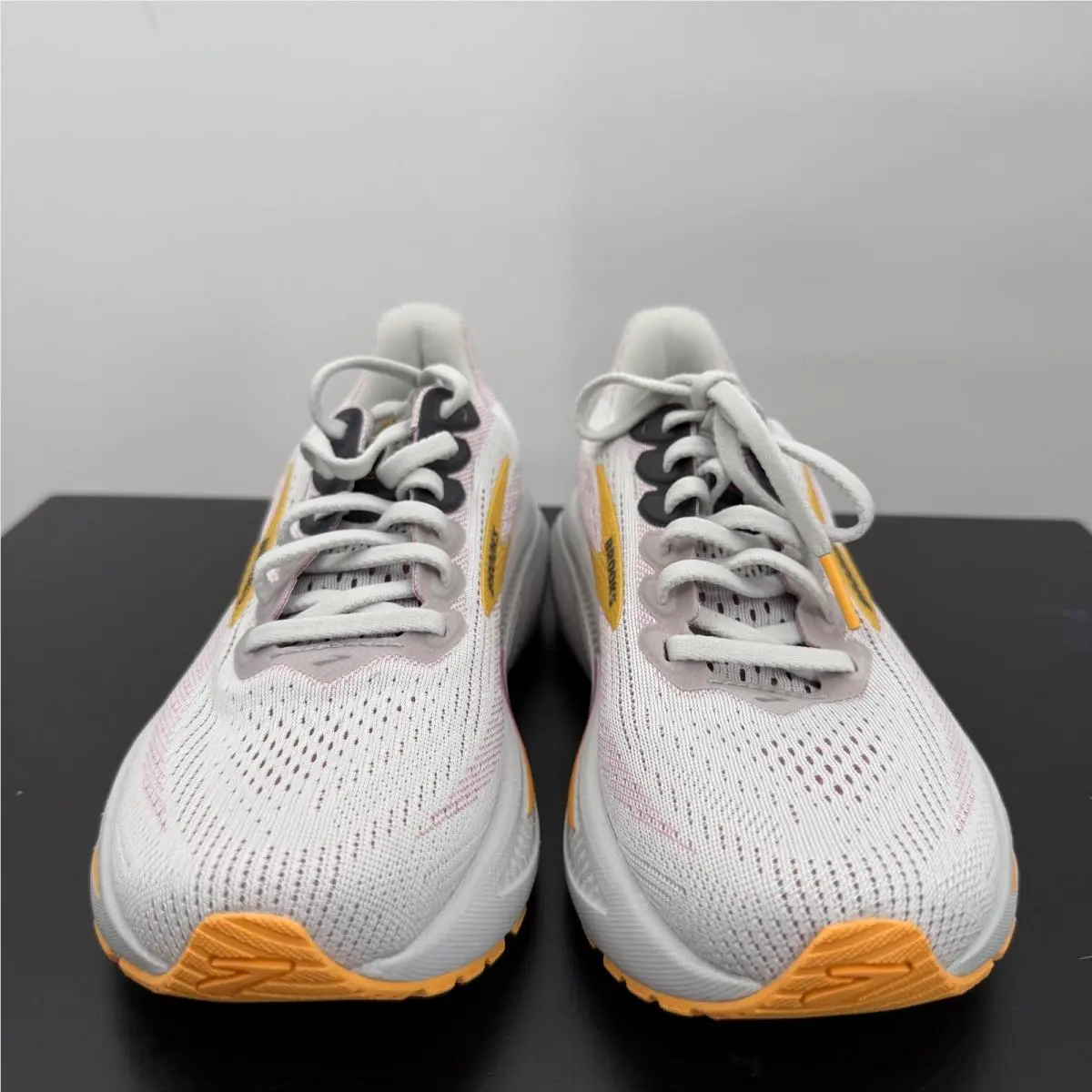 Brooks shoes - Brooks Ghost 17 - Ghost - Multicolor 1