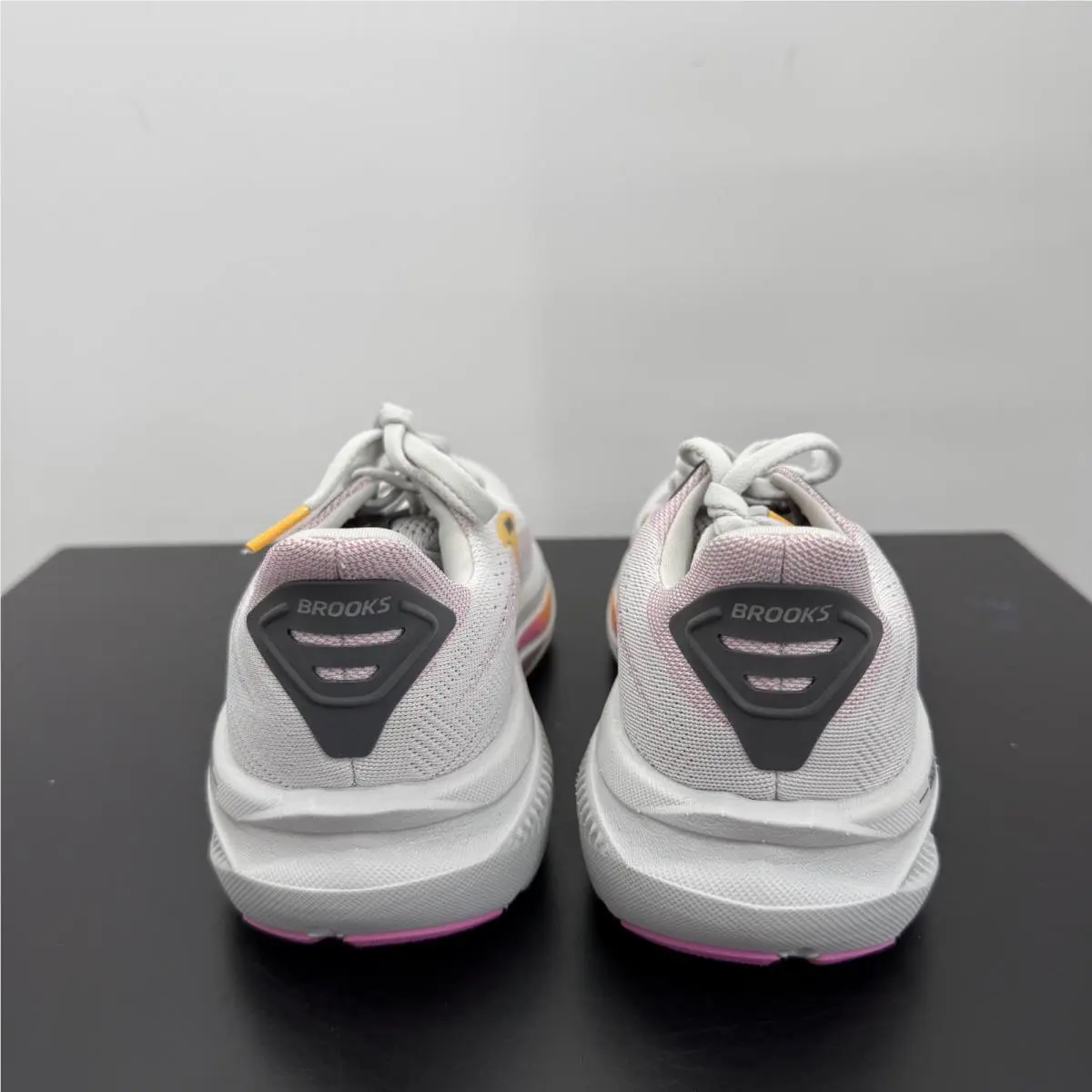 Brooks shoes - Brooks Ghost 17 - Ghost - Multicolor 4